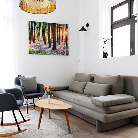 Nieb L Rockchair Apartments L Cozy Family & Business Flair In City Center Next To "Kurfuerstendamm" 3 Bedrooms Boxspringbeds 3 Bathrooms Terrace Boxspringbeds Welcomes You! Berlin Eksteriør billede